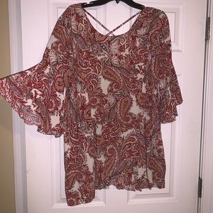 Size Medium tunic top. Perfect with leggings.